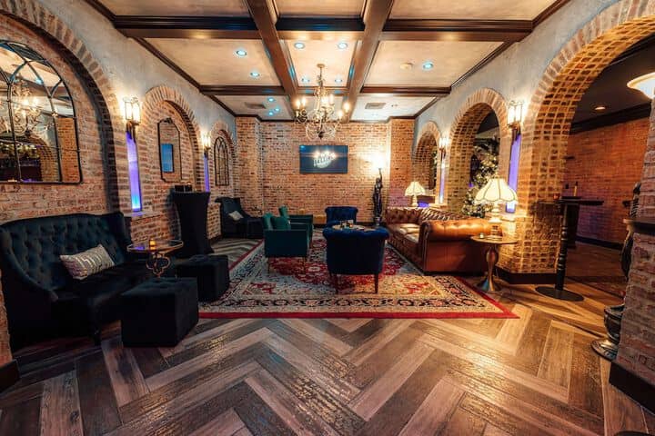 Lounge 101 of 145