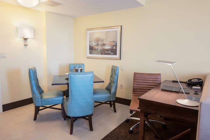 Room 18 of 145