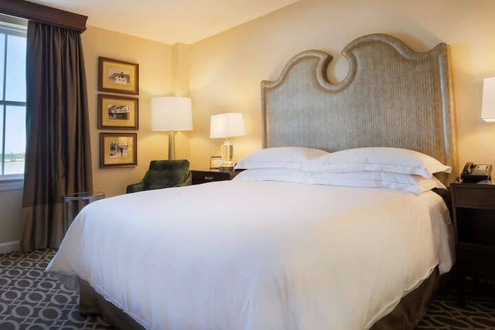 Room 28 of 145